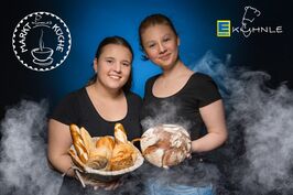 Brot und Brötchen im Mehlstaub