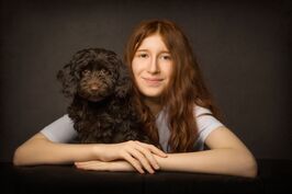 Mädchen mit Hund