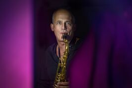 Musiker Portrait mit Saxophone
