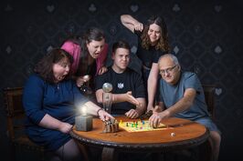 Familie am Spieltisch